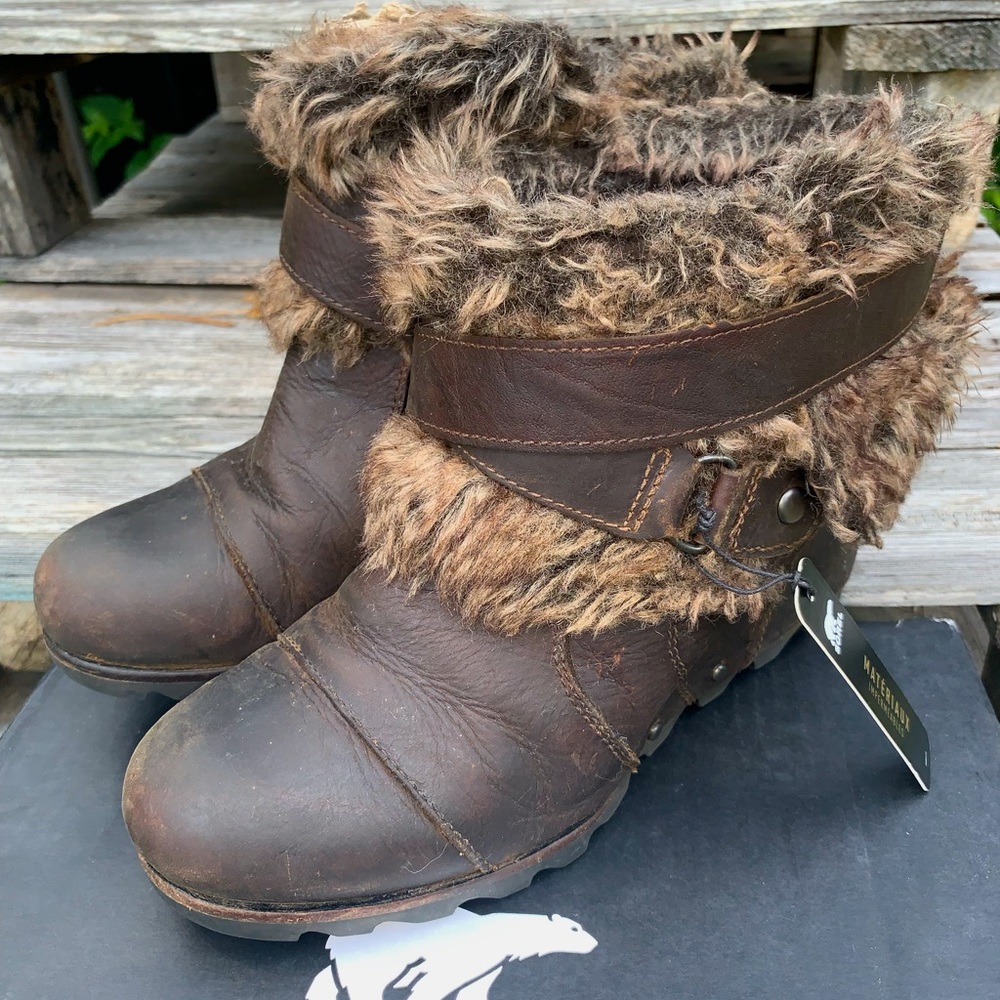 Sorel Joanie Fur Wedge Women Ankle Bootie Size 7.5 Leather Waterproof 38.5